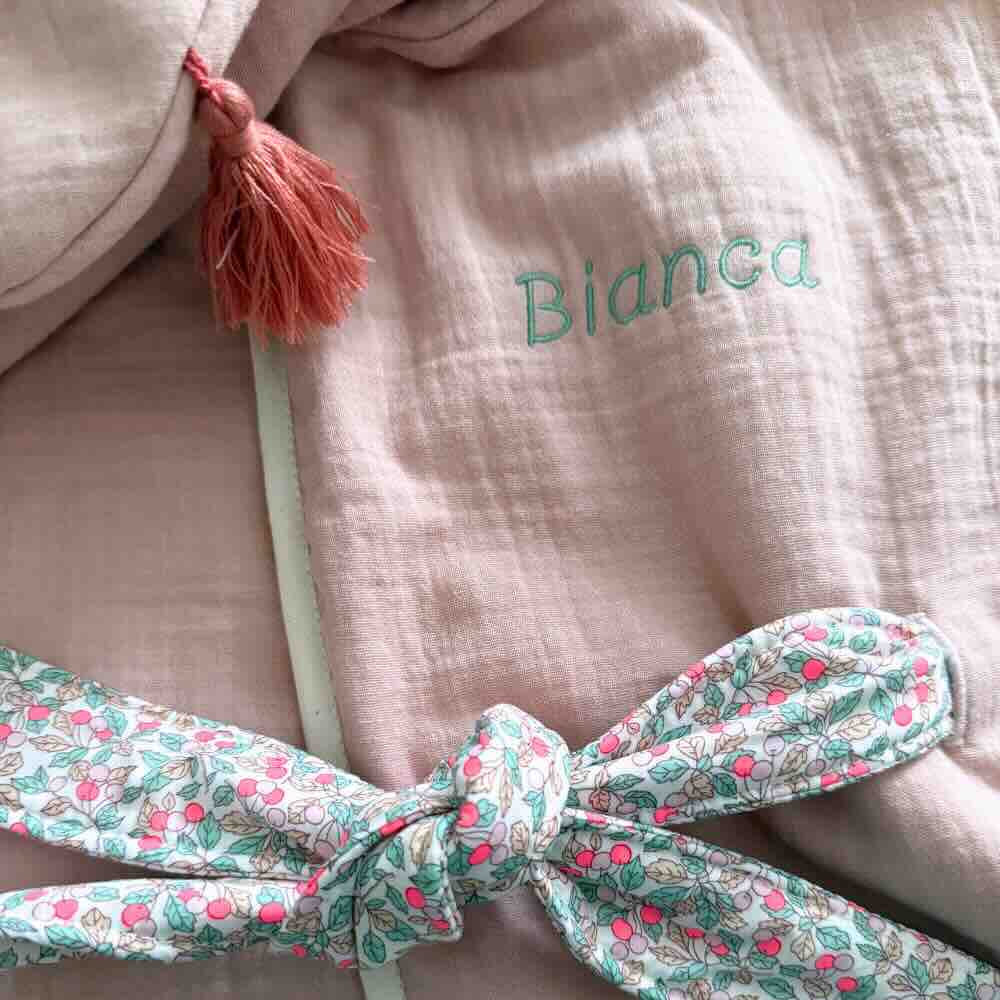 Poncho bébé personnalisé rose